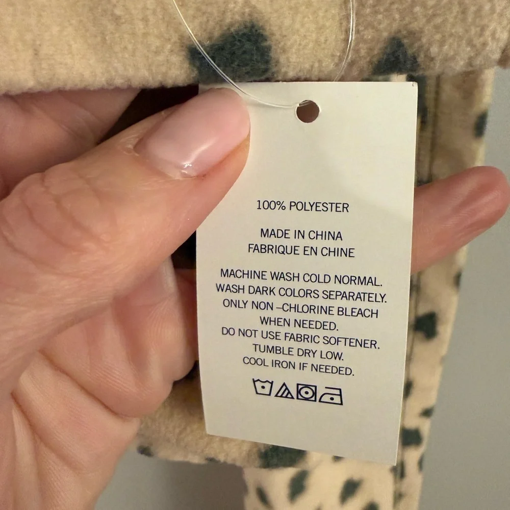 Lands’ End Leopard Print Fleece Scarf & Gloves Set – EZ Touch – Medium